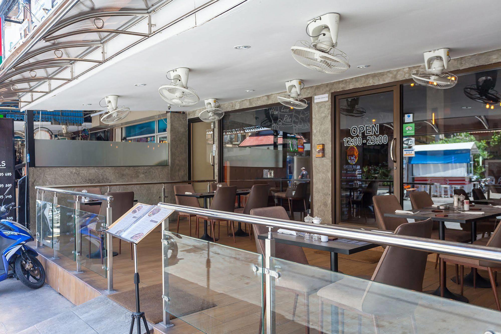 Steak And Co. Boutique Hotel Pattaya Buitenkant foto