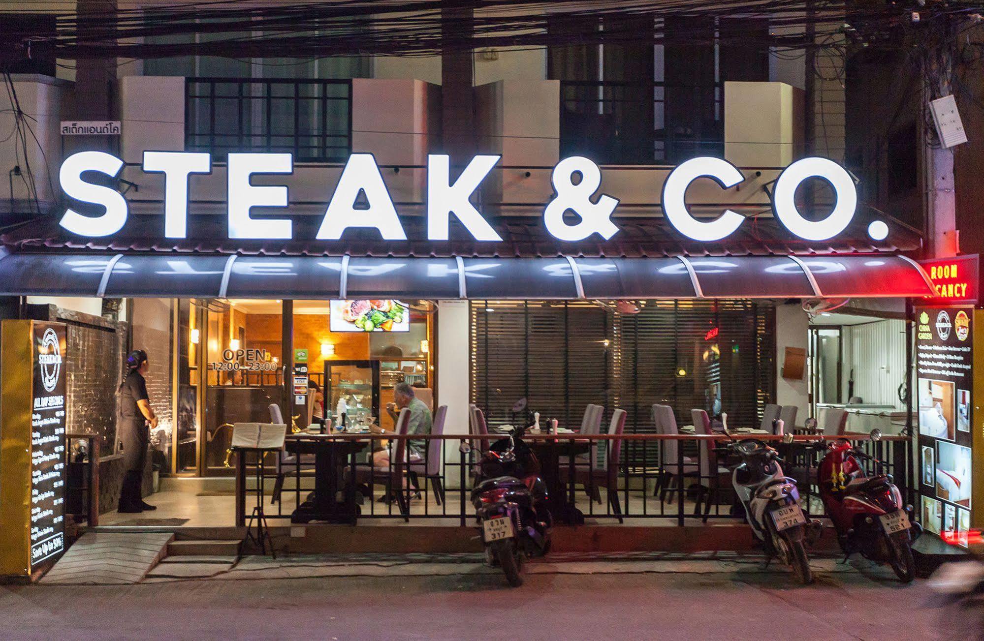 Steak And Co. Boutique Hotel Pattaya Buitenkant foto